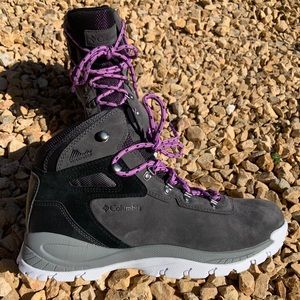 SOLD Columbia Newton Ridge Hiking boots women’s 12